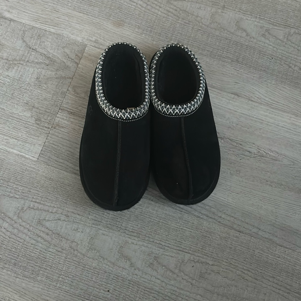 Kids Ugg Tasman slippers size 1